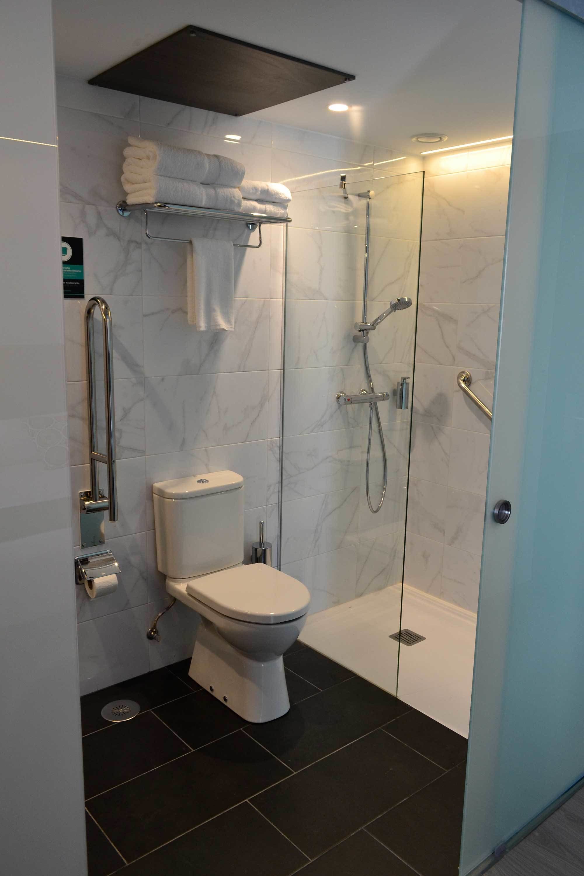standard double or twin room | bathroom | hair dryer, towels