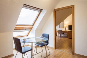 Premium bedding, memory foam beds, desk, free WiFi - Apartamentos Leganitos (Madrid)