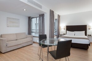 LCD TV - Apartamentos Leganitos (Madrid)