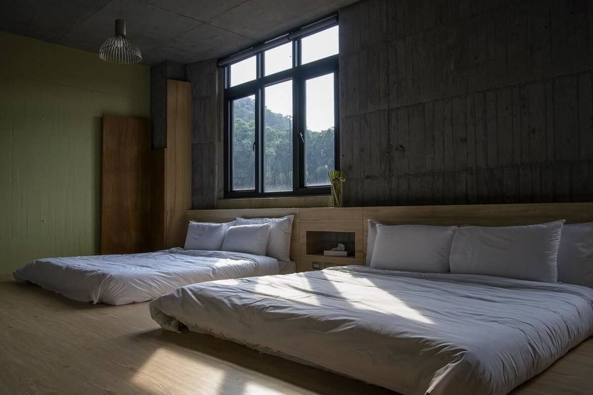 Habitación cuádruple, 2 camas dobles, no fumadores | Ropa de cama de alta calidad y decoración individual