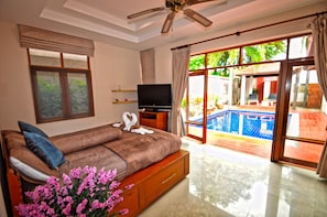 3-Bedroom Villa with Private Pool | 3 makuuhuonetta, tallelokero huoneessa, työpöytä, pimennysverhot