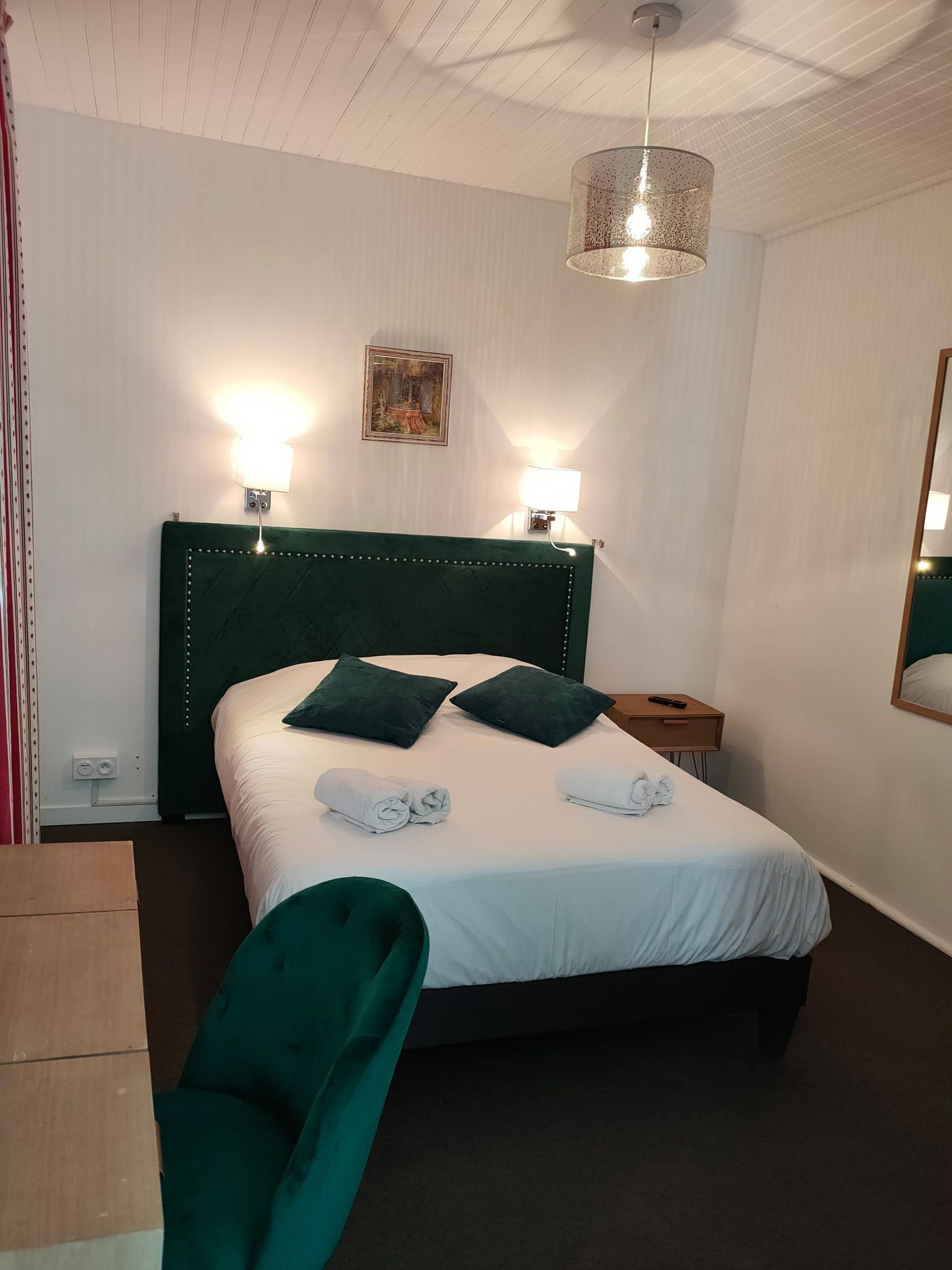 double room | individually decorated, individually furnished, desk, iron/ironing board