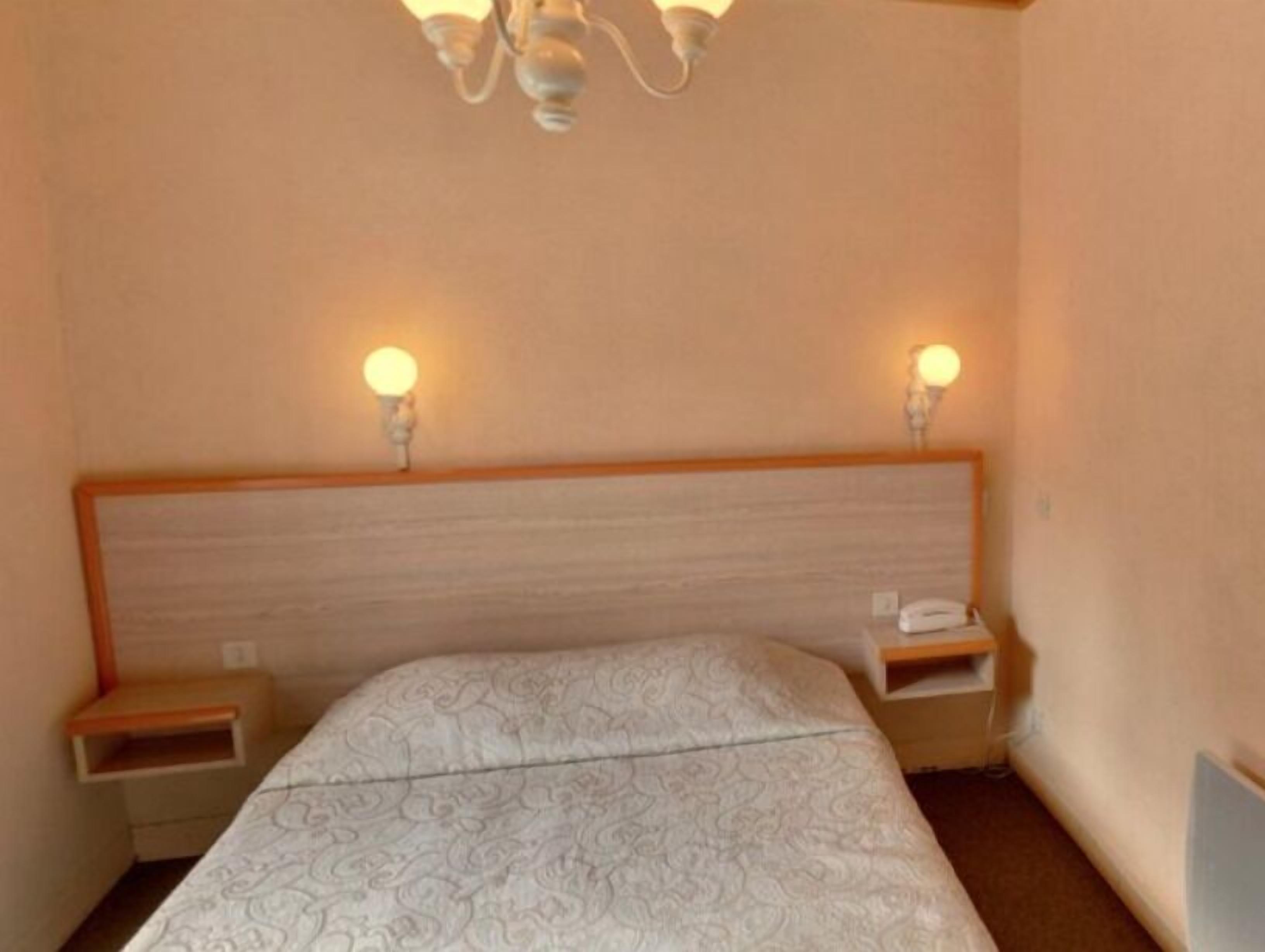 twin room | individually decorated, individually furnished, desk, iron/ironing board