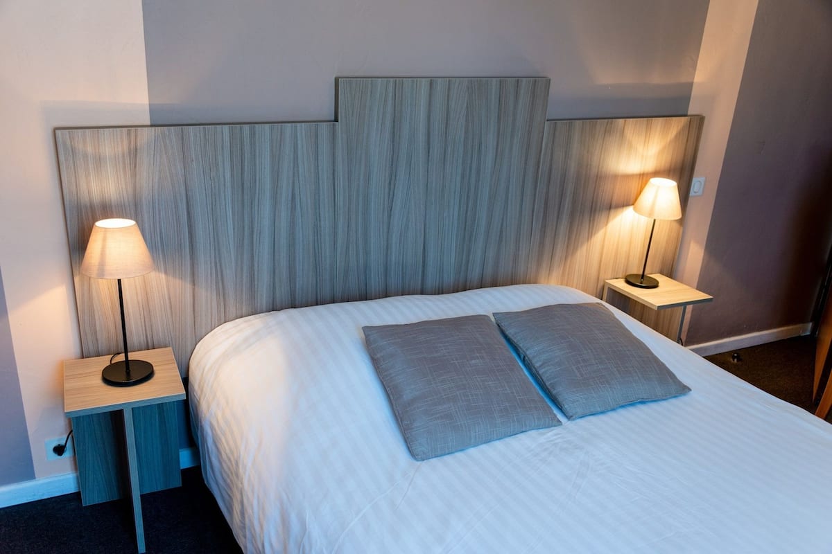 Doppelzimmer | Individuell dekoriert, individuell eingerichtet, Schreibtisch