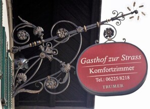 Exterior detail - Gasthof zur Strass (Eugendorf)