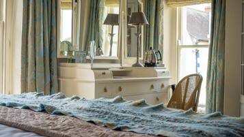 Sábanas de algodón egipcio, escritorio, cortinas blackout y wifi gratis