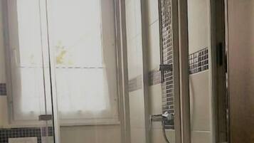 Classic Apartment, City View | Bathroom | Shower, towels