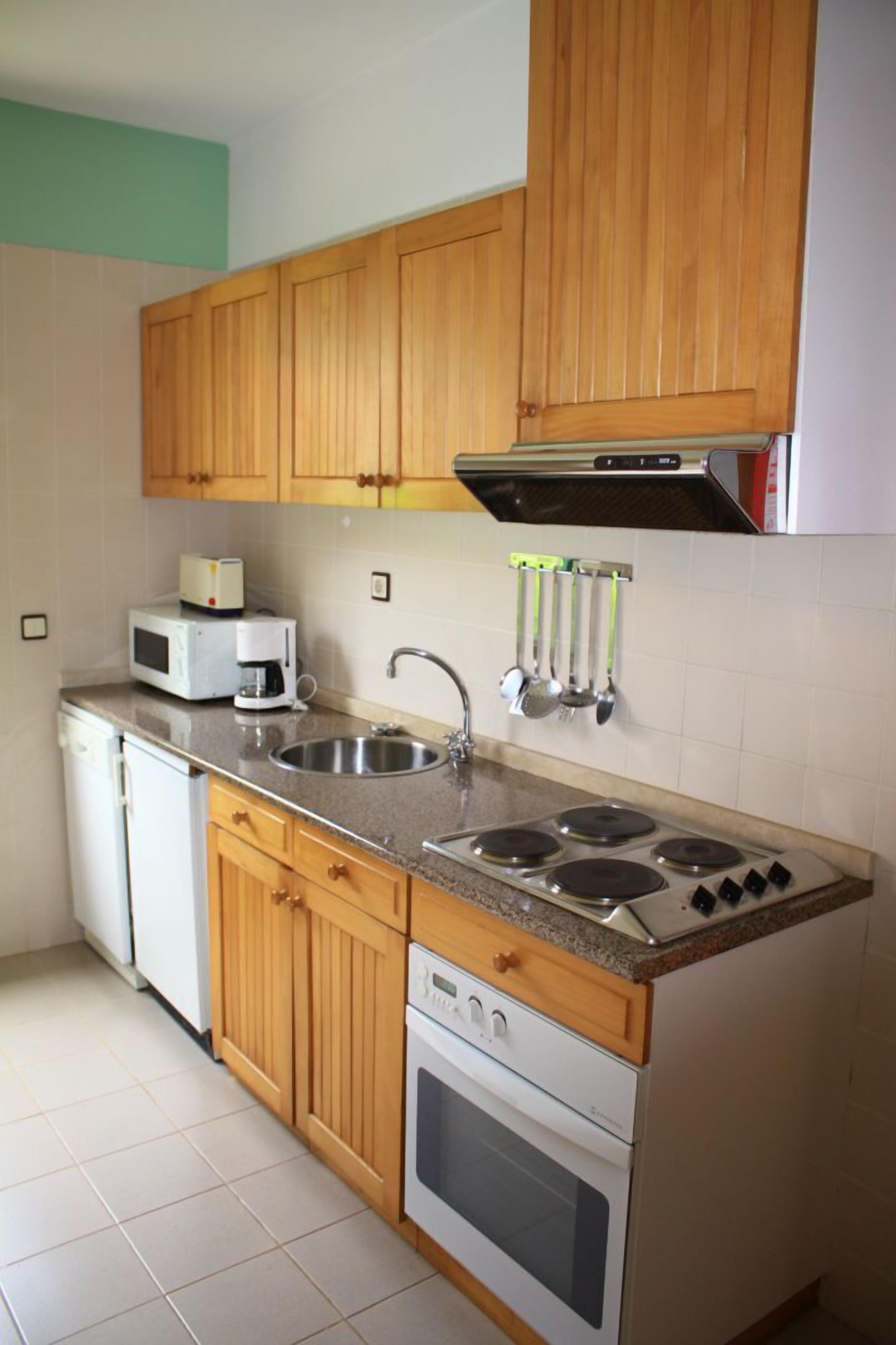bungalow | private kitchen | mini-fridge, stovetop, coffee/tea maker, electric kettle