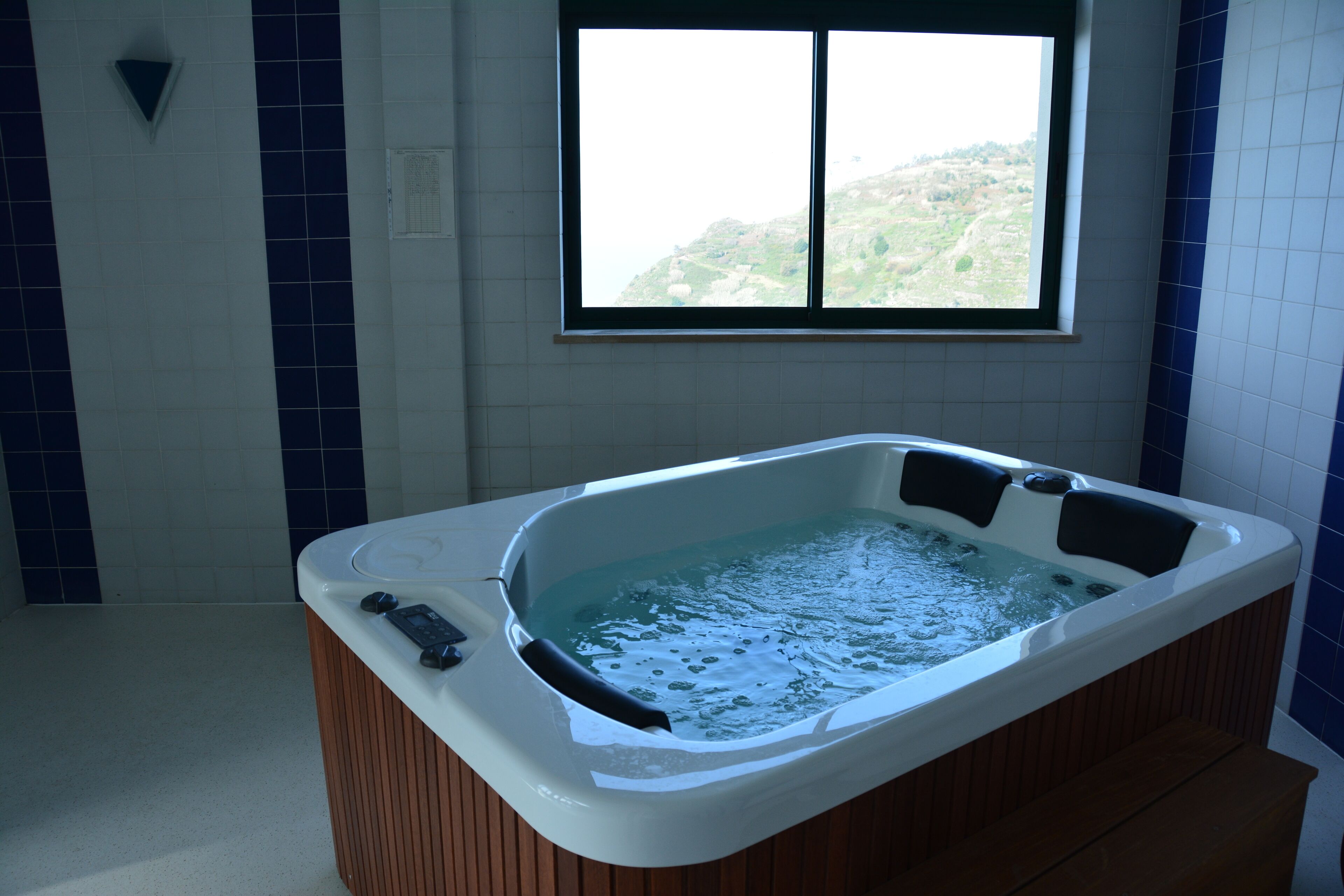 indoor spa tub