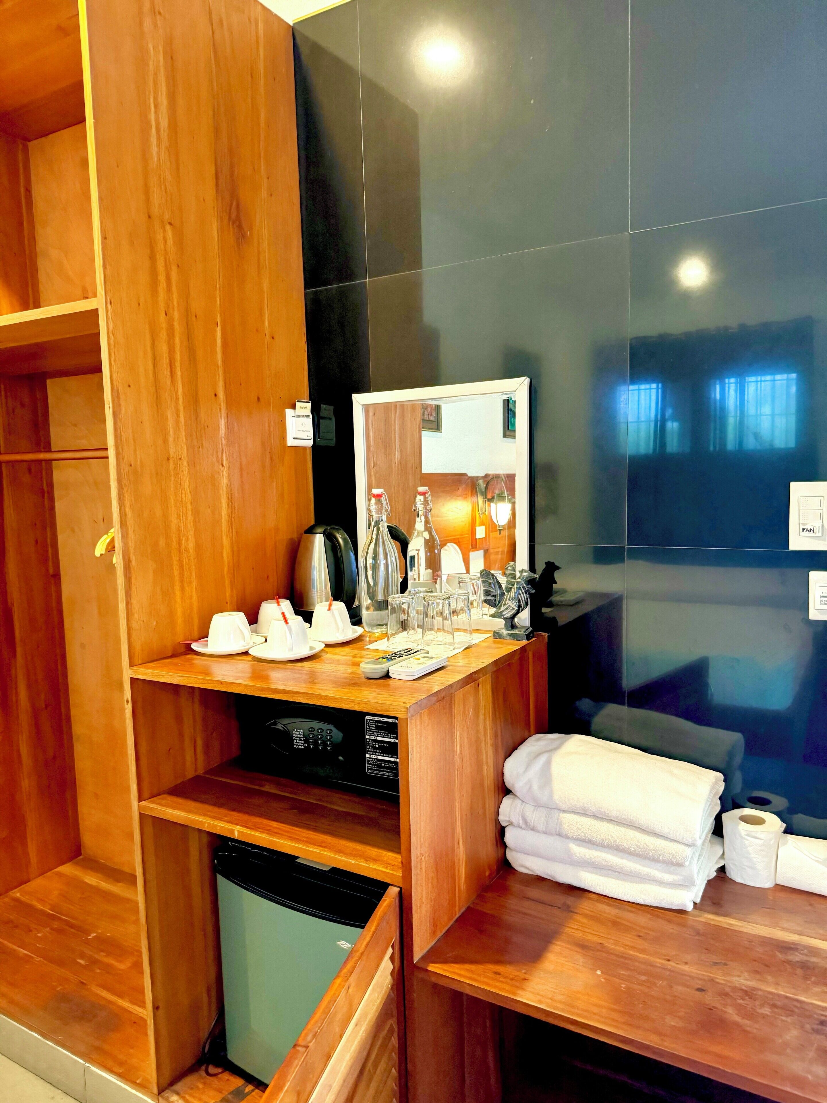 deluxe room | 1 bedroom, memory-foam beds, in-room safe, blackout curtains