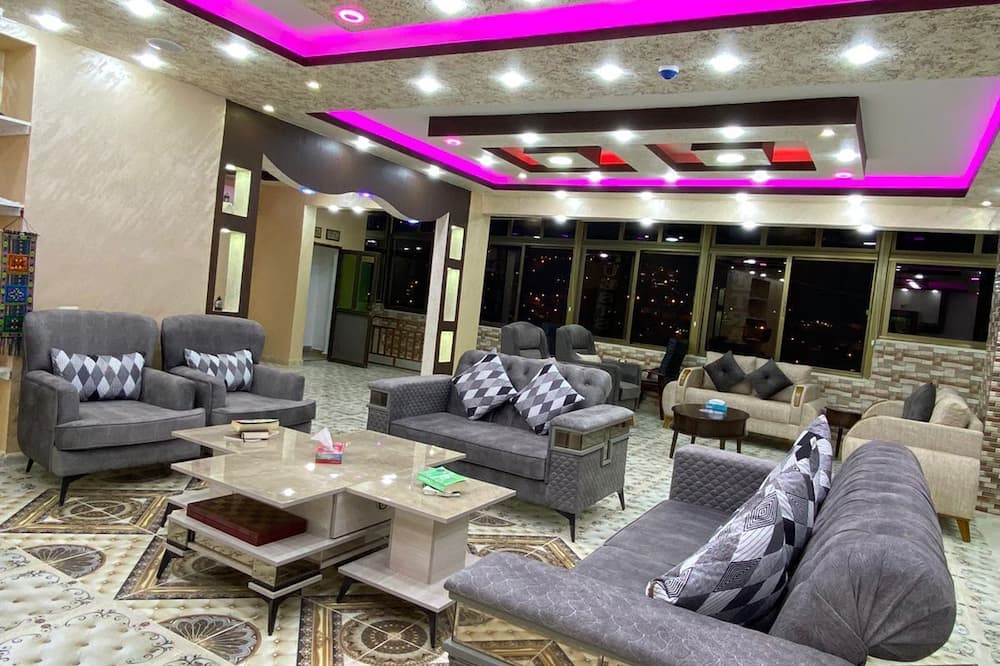 Petra Guests Hotel