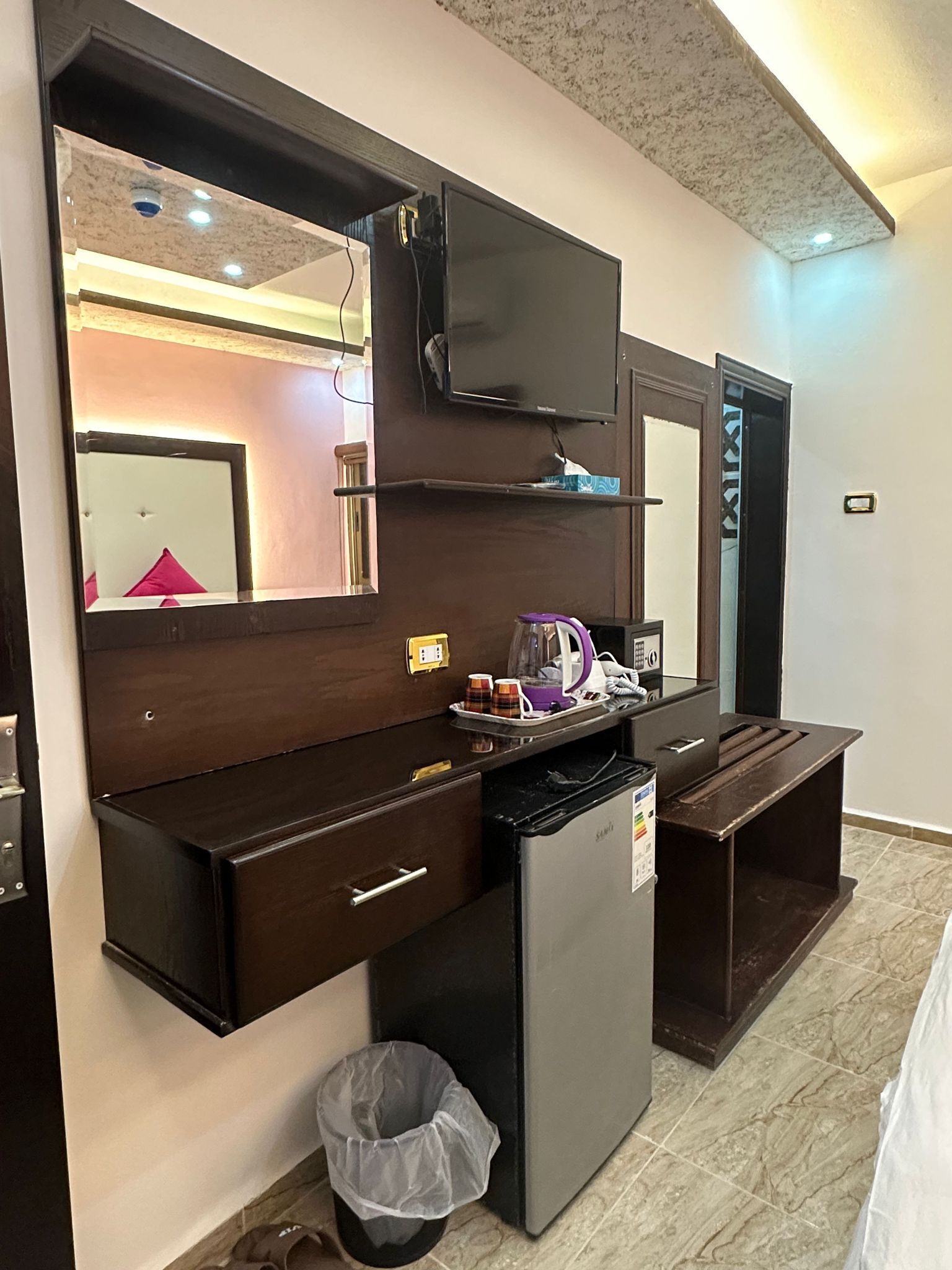 deluxe double room | 1 bedroom, in-room safe, blackout curtains, iron/ironing board