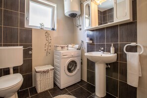 Apartment, Terrace | Bathroom | Shower, free toiletries, hair dryer, towels - Apartments Toni Relax (Split)