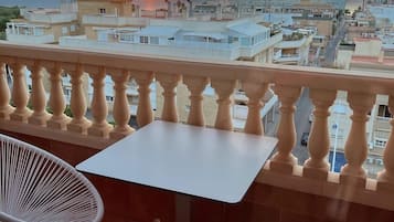 Doppelzimmer, Meerblick | Terrasse/Patio