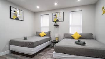 4 bedrooms, iron/ironing board, WiFi, bed sheets