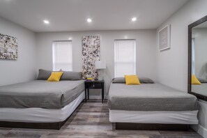 4 bedrooms, iron/ironing board, WiFi, bed sheets