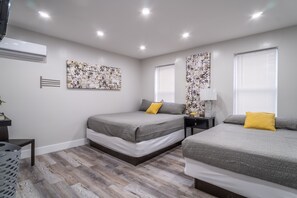 4 bedrooms, iron/ironing board, WiFi, bed sheets