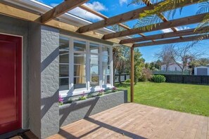Terrace/patio - Renovated city perfection Summer 30% off (Rotorua)