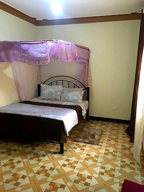 2 bedrooms, iron/ironing board, free internet, bed sheets - The hideout home in Kampala (Kawempe Division)