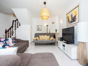 TV - Azurita Villa, Air Conditioning, Parking (Albufeira)