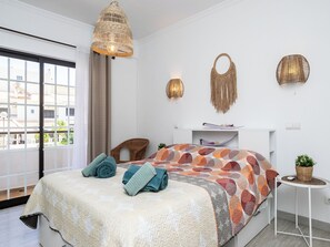 2 bedrooms, iron/ironing board, bed sheets - Azurita Villa, Air Conditioning, Parking (Albufeira)