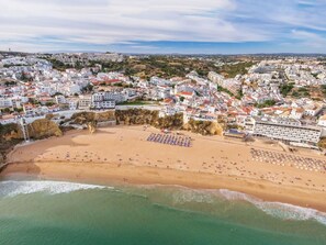 Beach - Azurita Villa, Air Conditioning, Parking (Albufeira)