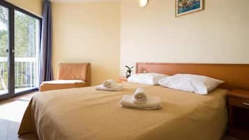 Desk, blackout drapes, WiFi, bed sheets