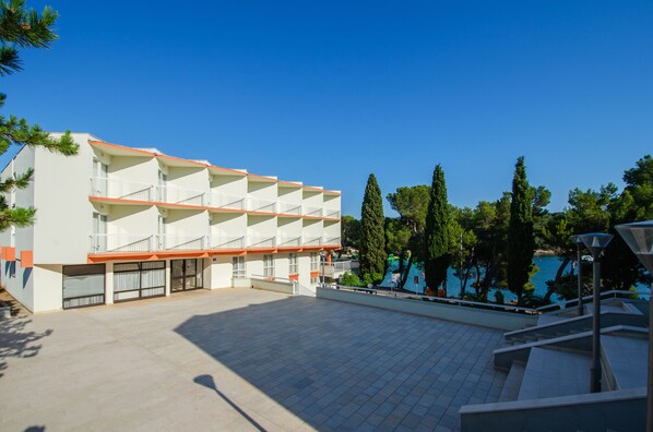 واجهة المنشأة