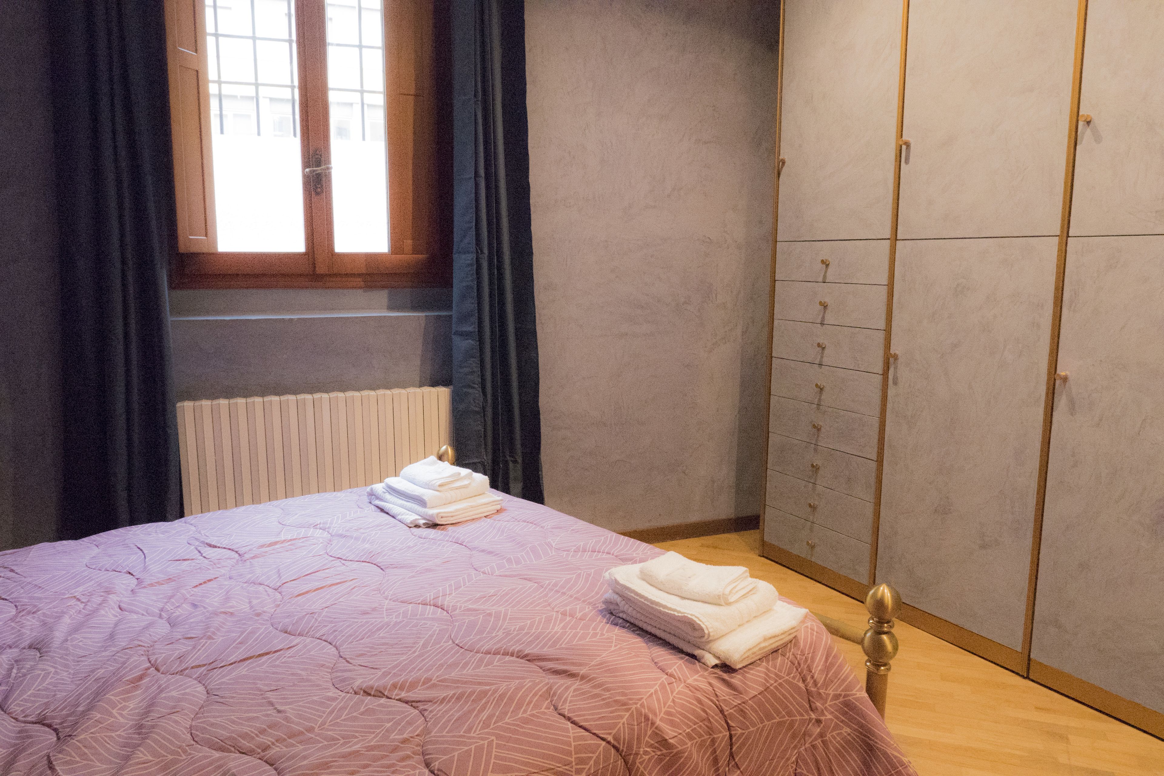 時尚公寓, 2 間臥室 | 1 間臥室、書桌、免費無線上網、床單