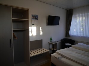 Desk, soundproofing, free WiFi, bed sheets - Gästezimmer Lammersmann (Reken)