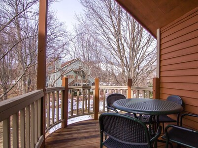Crystal Mountain Resort 2 Bedroom Condo by RedAwning