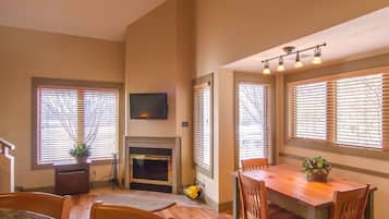 Condo, 2 Bedrooms | In-room dining