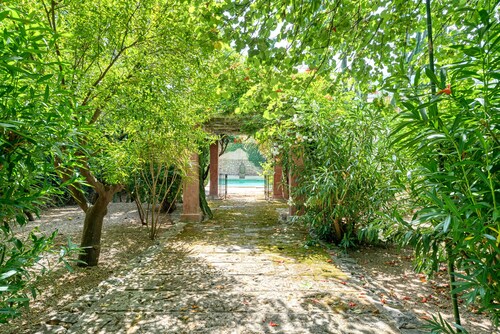 Stadtvilla mit großem Swimmingpool, Blick auf das gesamte Tramuntana-Gebirge