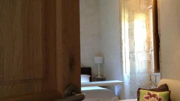 Family Suite (Romance) | Premium bedding, individually decorated, individually furnished