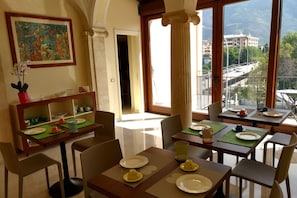 Desayuno continental incluido todos los días