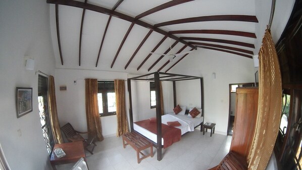 DOUBLE BED SEA VIEW | Verdunkelungsvorhänge, kostenloses WLAN, Bettwäsche