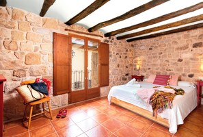 2 makuuhuonetta, vauvan matkasänky, ilmainen Wi-Fi, vuodevaatteet