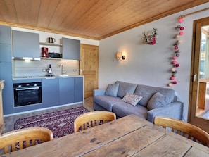 Télévision, chaîne hi-fi