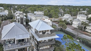 A multi-story residential building with a rooftop pool and a tennis court. - Private pool. gulf views, great large Seagrove beach home (Santa Rosa Beach)