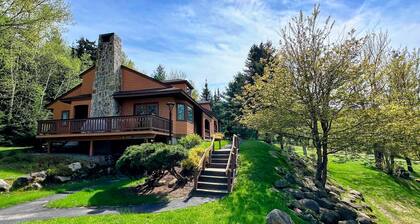 O39 Entry level Bretton Woods Cottage on beginner ski trail. Perfect location for all seasons!