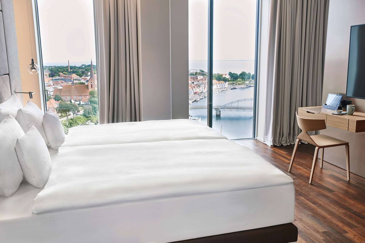 1 bedroom, in-room safe, desk, soundproofing