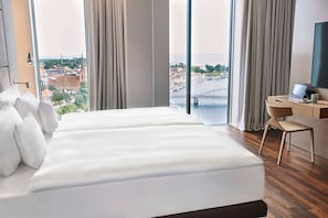 1 bedroom, in-room safe, desk, soundproofing