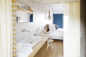 Habitación de diseñador-1 cama matrimonial o 2 individuales, para no fumadores, vista al valle | Sábanas de algodón egipcio y ropa de cama de alta calidad 