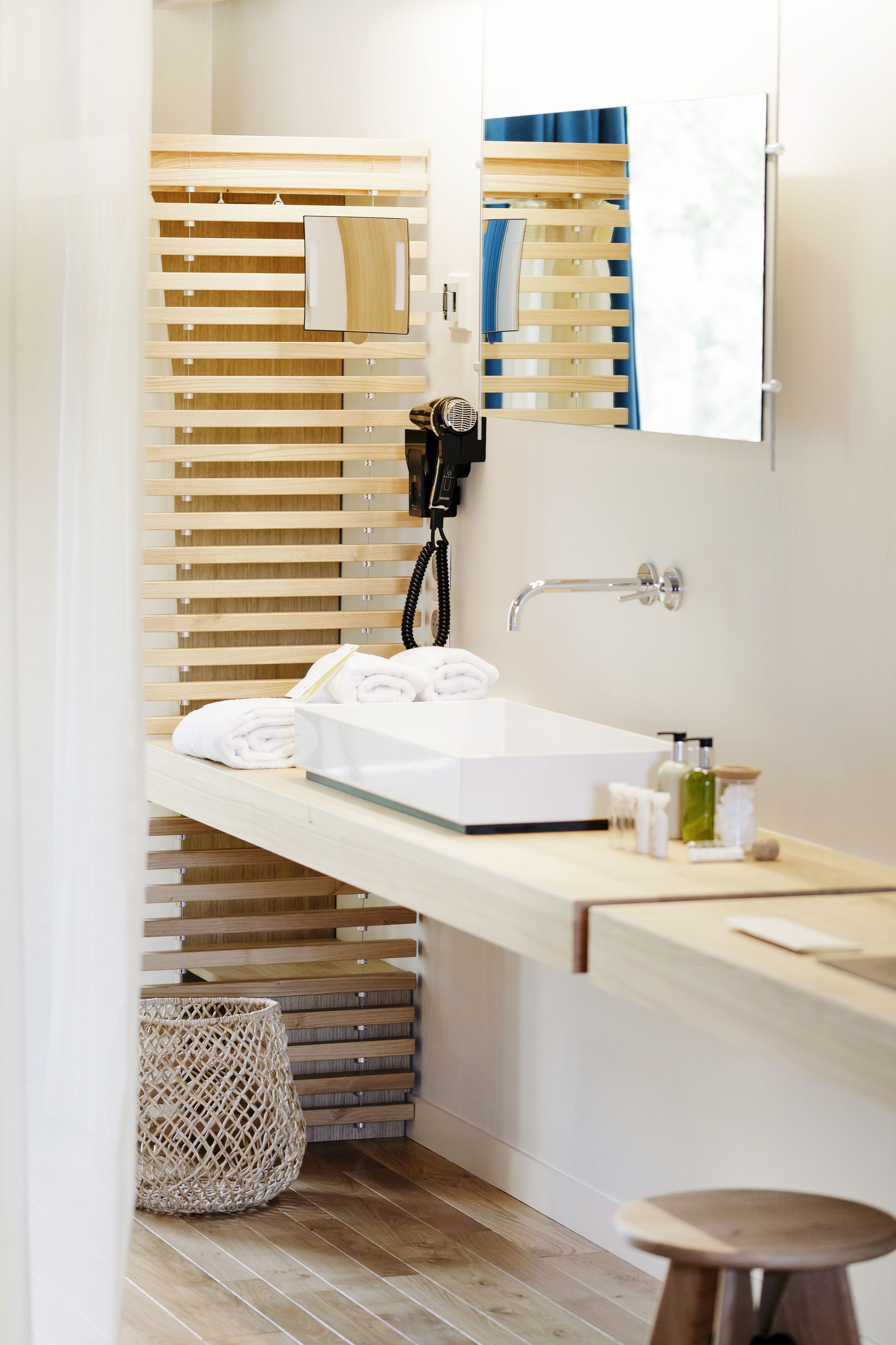 Habitación de diseñador-1 cama matrimonial o 2 individuales, para no fumadores, vista al valle | Servicios de la habitación