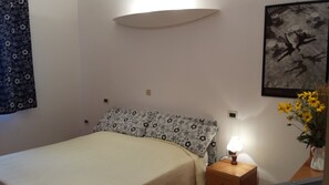 Rollaway beds, free WiFi, bed sheets