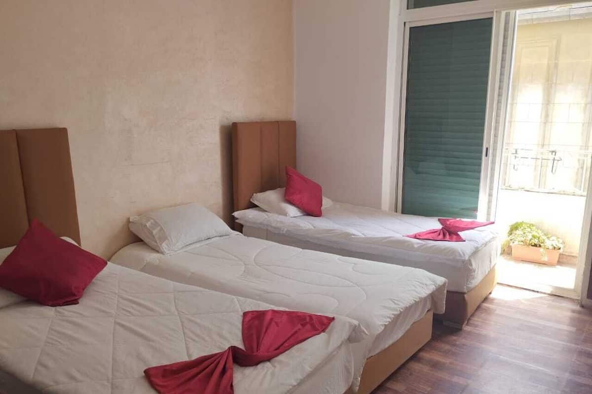 Kamar Triple Standar | 1 kamar tidur, meja kerja, ruang kerja ramah laptop, dan Wi-Fi gratis