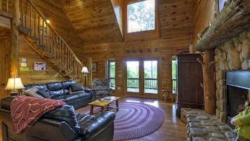 Cabin, Multiple Beds, Non Smoking | Living room | Flat-screen TV