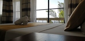 Deluxe Triple Room, Non Smoking, Mountain View | Blackout curtains, soundproofing, free WiFi, bed sheets - kandy Highland Unique (Kandy)