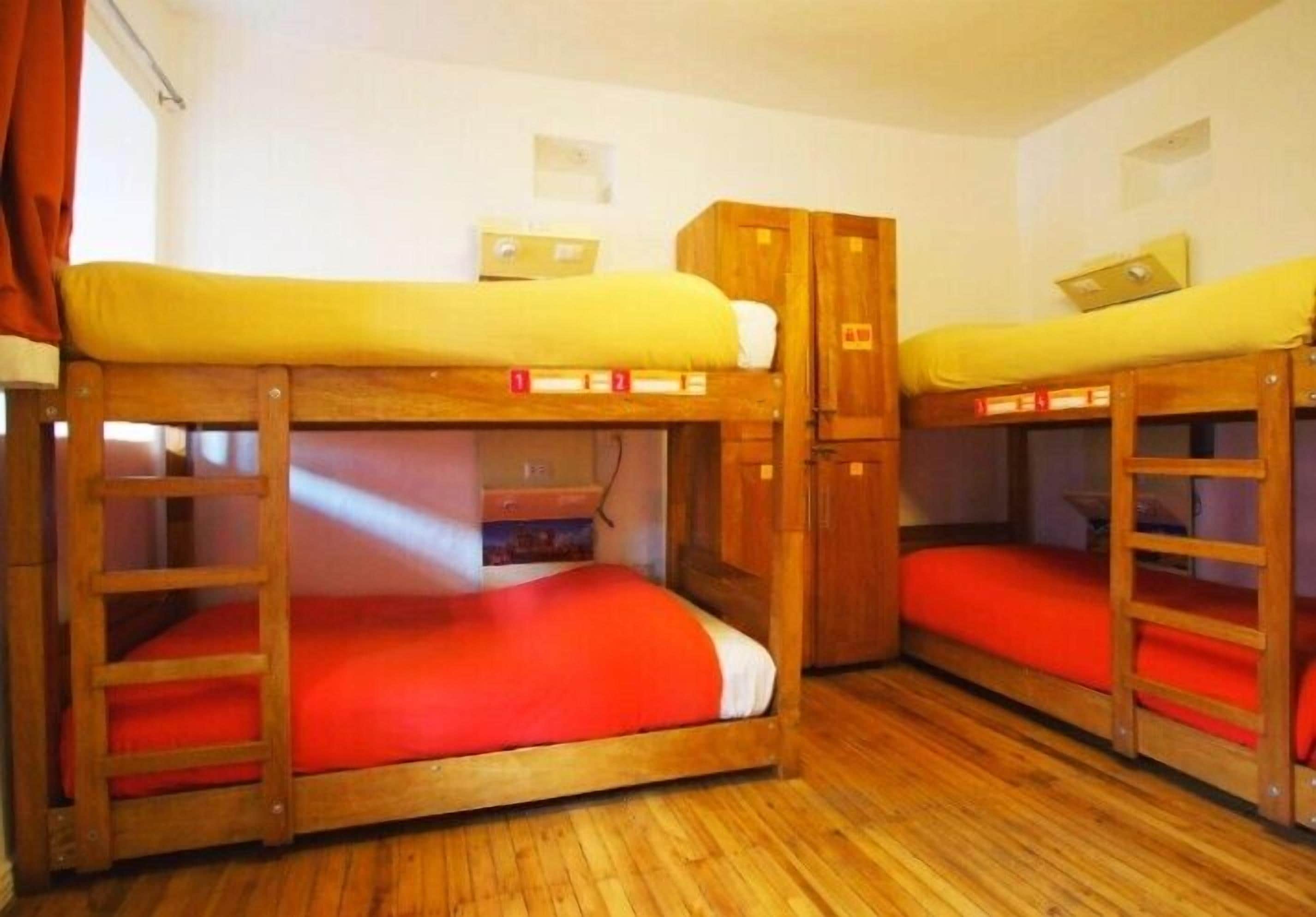 Dormitorio compartido Confort, dormitorio mixto, baño en la habitación (Extra Small Ensuite) | Insonorización, wifi gratis y ropa de cama 