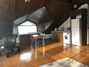 Villa | Eigene Kochnische | Großer Kühlschrank, Ofen, Herdplatte, Geschirrspüler